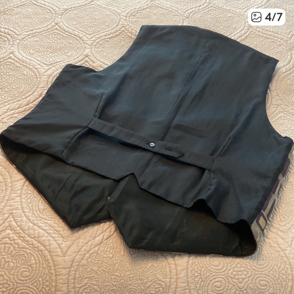MEN’S SIX-BUTTON SILK VEST - Picture 4 of 7